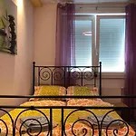 Apartahotel Schicke In Messenaehe