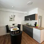 Aparthotel Schicke In Messenaehe