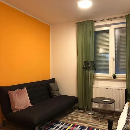 Schicke In Messenaehe アパートホテル 3*